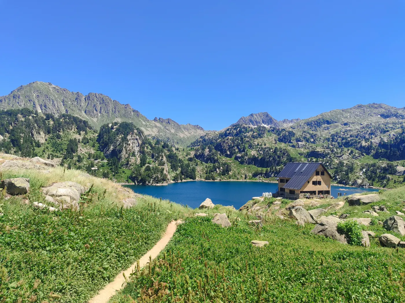 Carros de Foc | Spain Pyrenees | Challenging hiking guide - guided hiking tour in spain-pyrenees-aigestortesiestanydesantmauricinationalpark