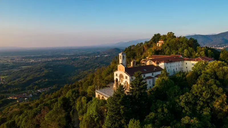 Spirit to Earth Walk | Canavese | Easy hike | Wine tasting - guided hiking tour in italy-alpigraie-canavese