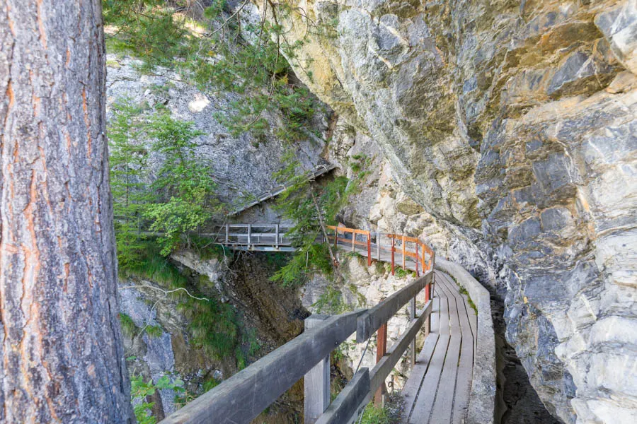 wildhorn crans-montana trek - guided hiking tour in switzerland-berneseoberland